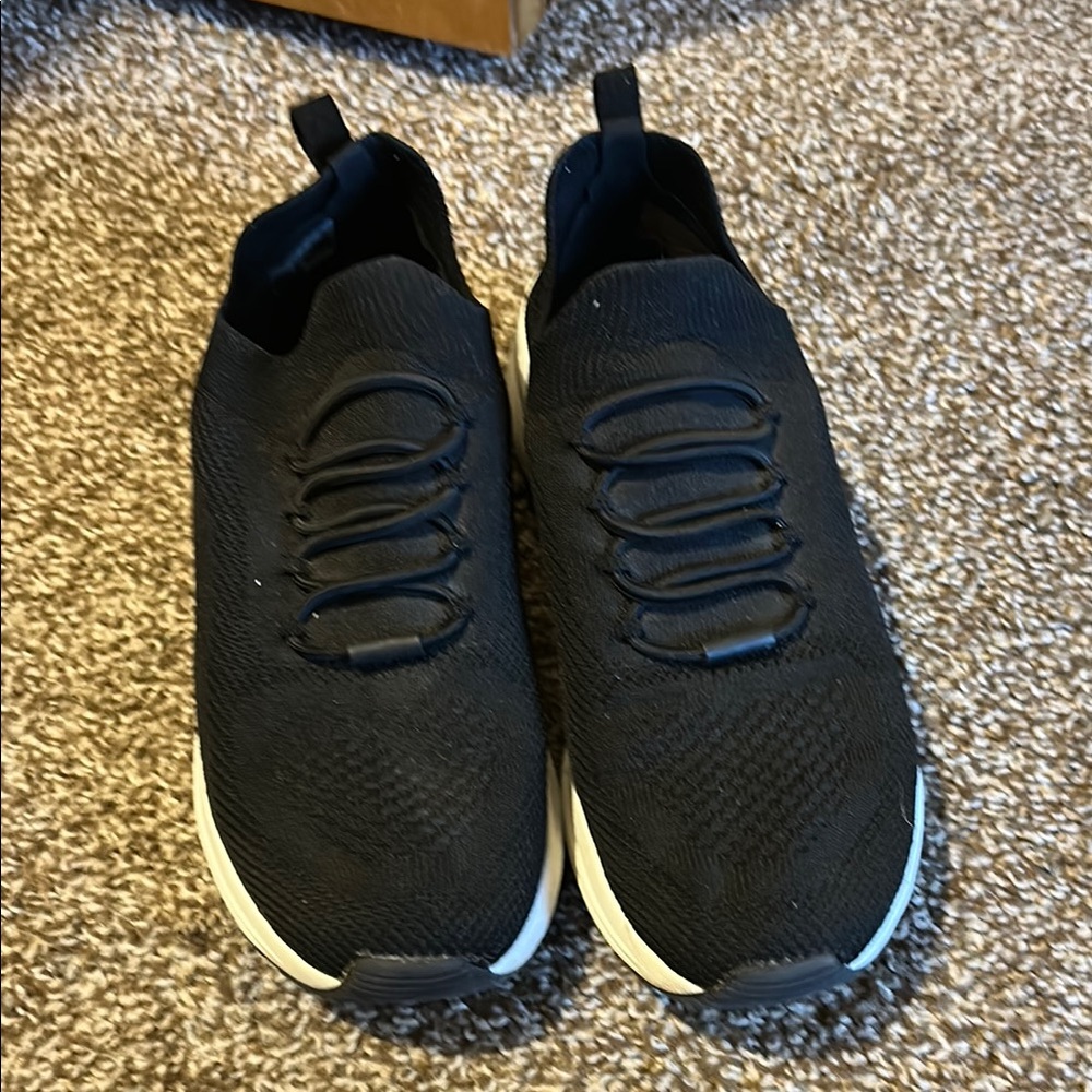 Sketchers Black Slip-On Walking Shoes